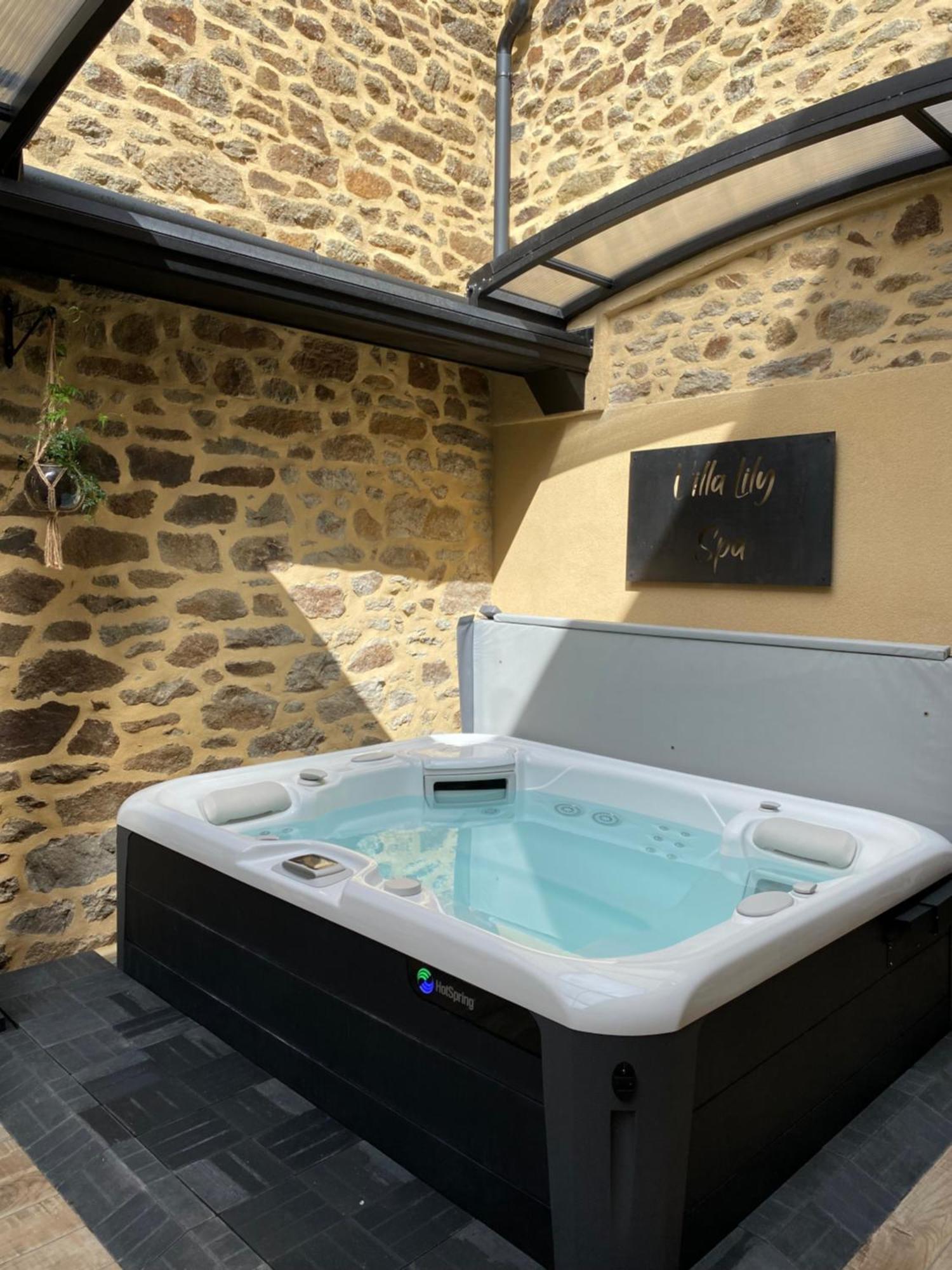 Villa Lily Spa, Chambre D'Hotes Avec Spa Privatif La Vicomté-sur-Rance Exteriör bild