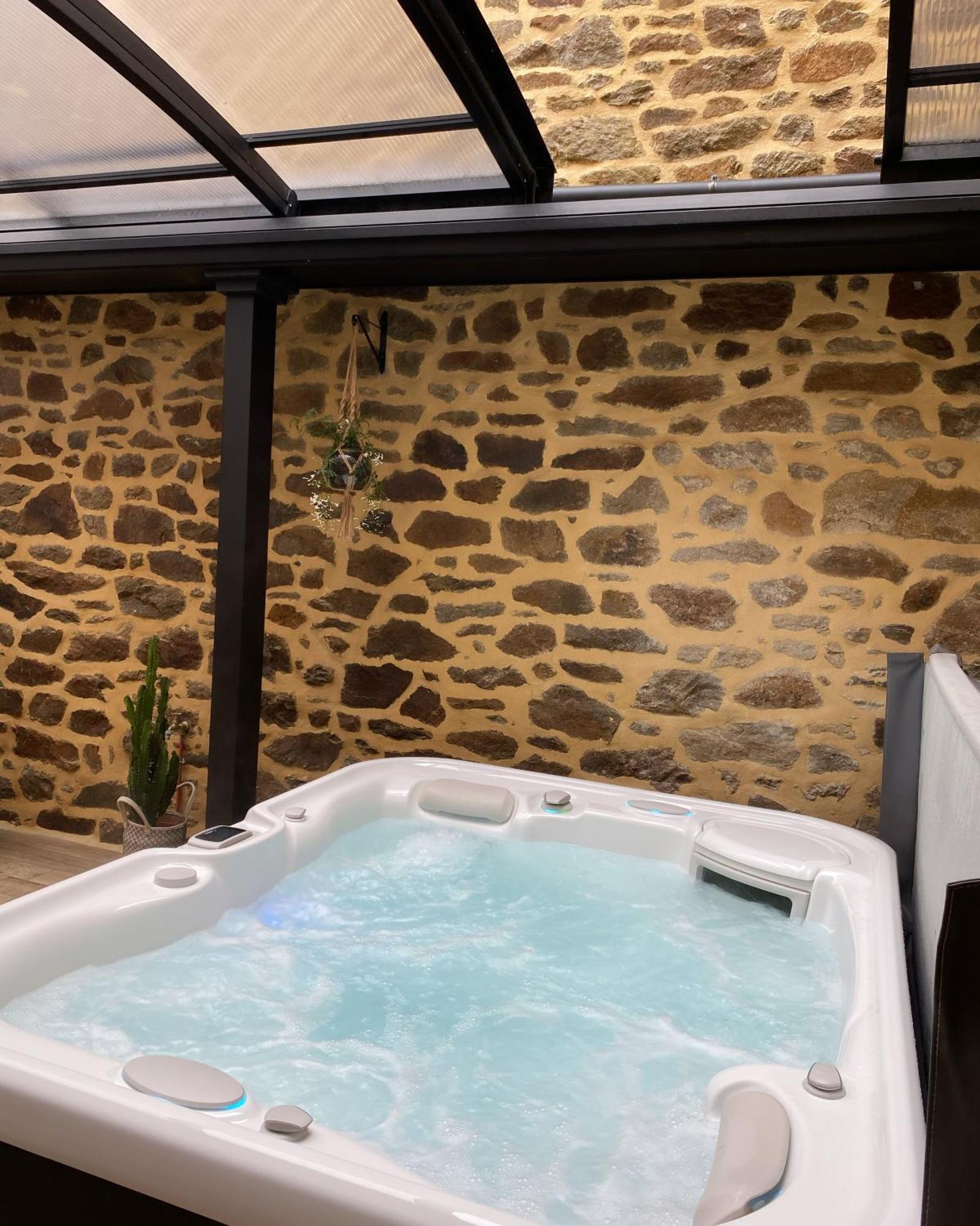 Villa Lily Spa, Chambre D'Hotes Avec Spa Privatif La Vicomté-sur-Rance Exteriör bild